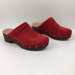 Vionic Kacie Clogs in Cherry Red Suede NEW